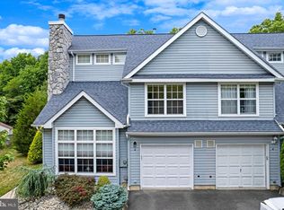 8 Haymarket Ct, East Windsor, NJ 08512