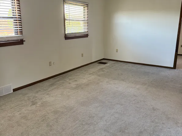 321 Vernon St, New Kensington, PA 15068