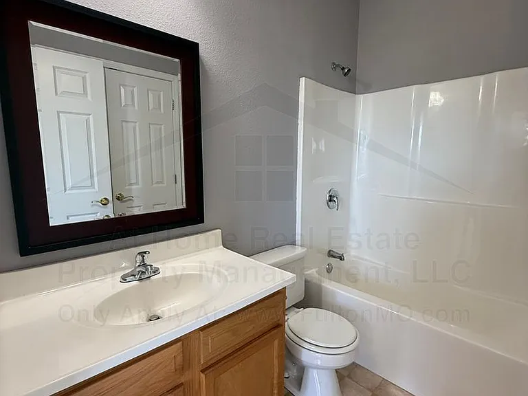 2606 N Bluff St #208 — Photo 10