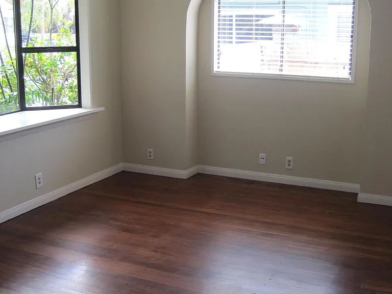 1768 Cable St — Photo 4