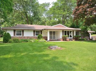 2445 Rockway Ln E, Brookfield, WI 53005