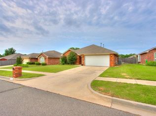 1820 Creekside Dr, Norman, OK 73071