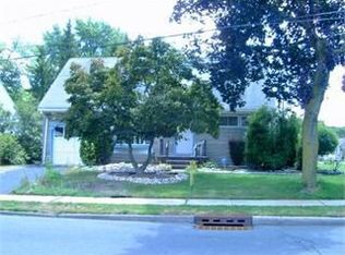 1586 Vauxhall Rd, Union, NJ 07083