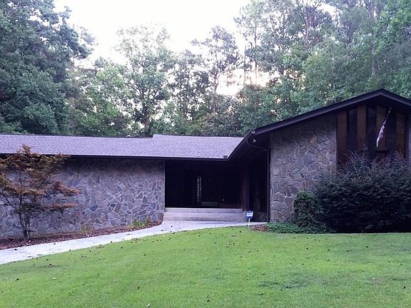 2nd image of 719 Austin Dr SE