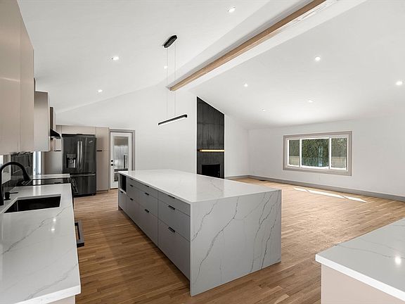 2nd image of 44 Foster St