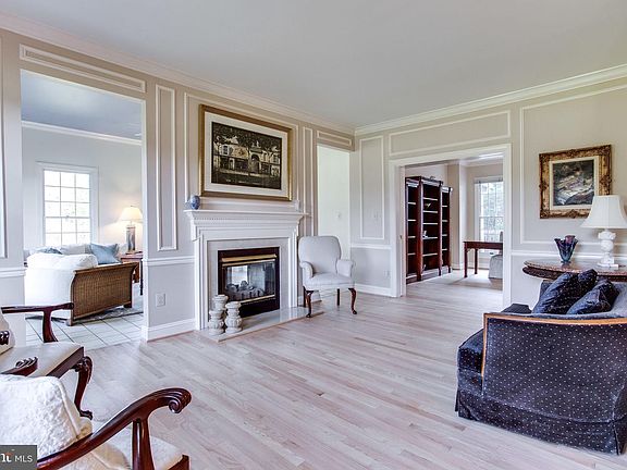 3rd image of 10806 Piney Pond Dr