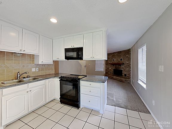 4th image of 216 Cambridge Dr