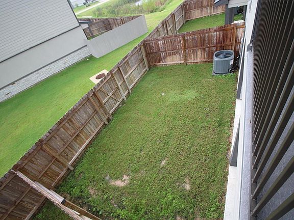 2nd image of 554 Hayes Ln #554HA