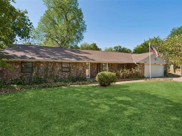 4104 Redbud Ln, Edmond, OK 73034