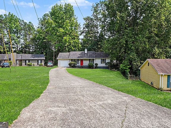 2nd image of 418 Sir Winston Ct