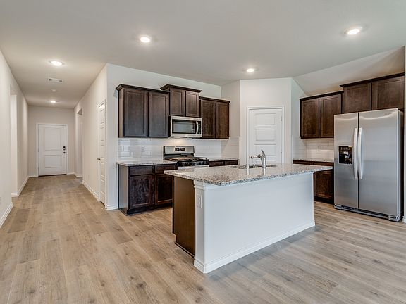 4th image of 7205 Mayplace Dr