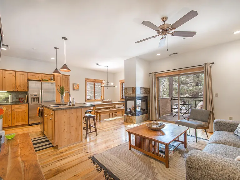 10183 Palisades Dr #1 — Photo 6