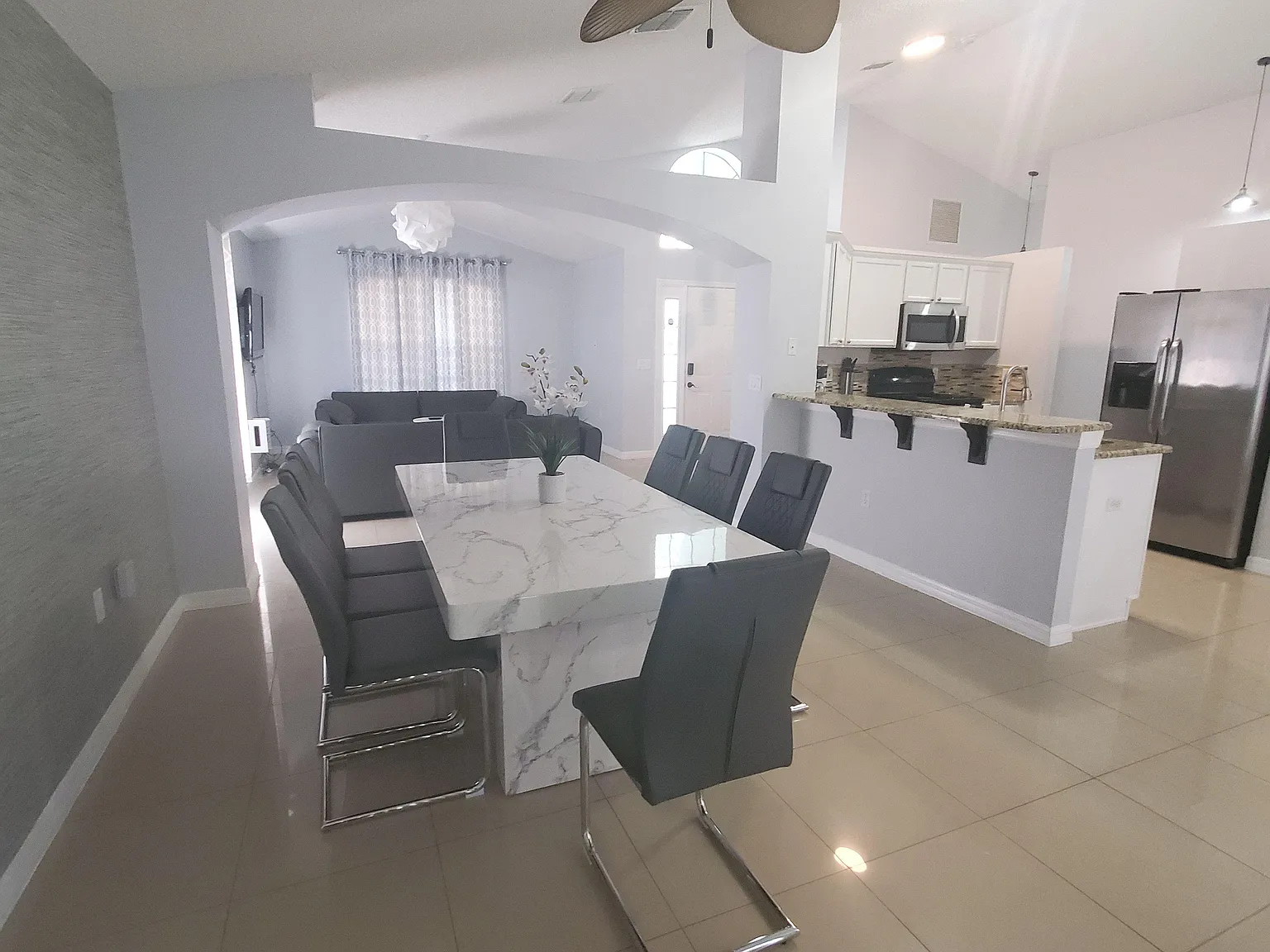 3 bed, 2.0 bath, 1480 sqft, $1,516 — Photo 4