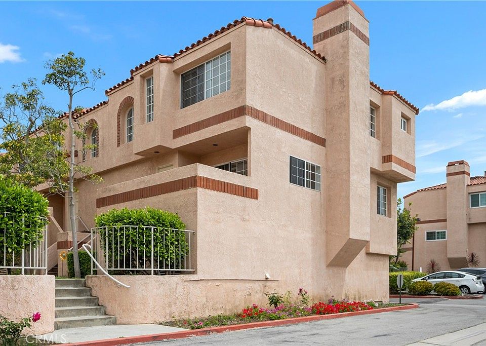 1st image of 3101 Plaza Del Amo Unit 101