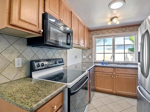 4th image of 4594 Mardi Gras St