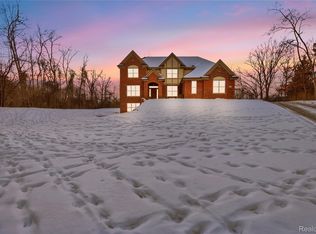 30158 Rosemond Ct, Franklin, MI 48025