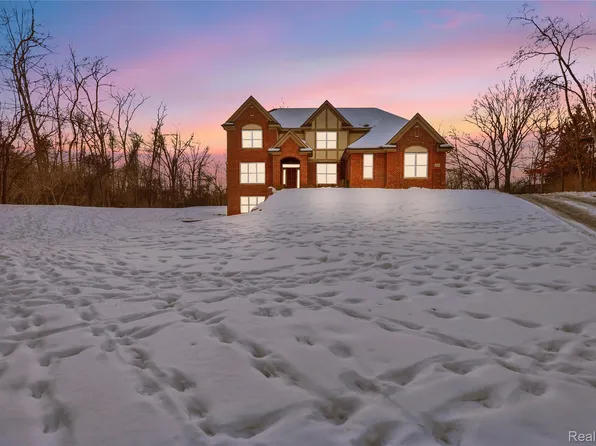 30158 Rosemond Ct, Franklin, MI 48025