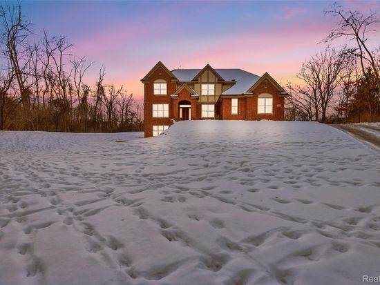 30158 Rosemond Ct, Franklin, MI 48025