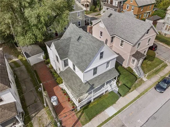 71 Gibbs Ave, Newport, RI 02840