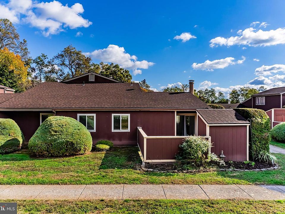 1st image of 819 Brian Dr