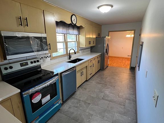 2nd image of 2316 Ivy Ave