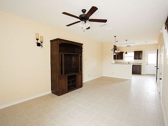 5th image of 602 Basswood Dr #204