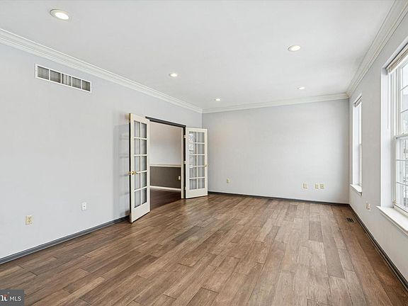 5th image of 1003 Clovermill Cir