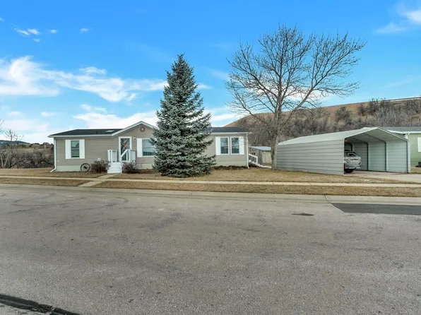 1223 Snowy Peak Ln, Spearfish, SD 57783