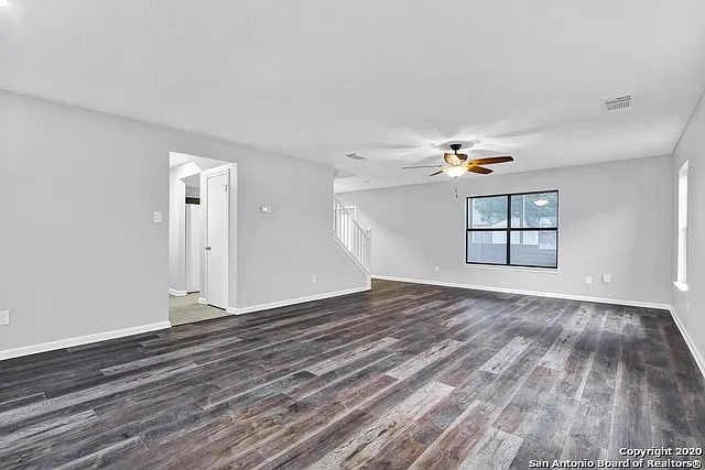 3 bed, 2.5 bath, 1698 sqft, $1,695 — Photo 4