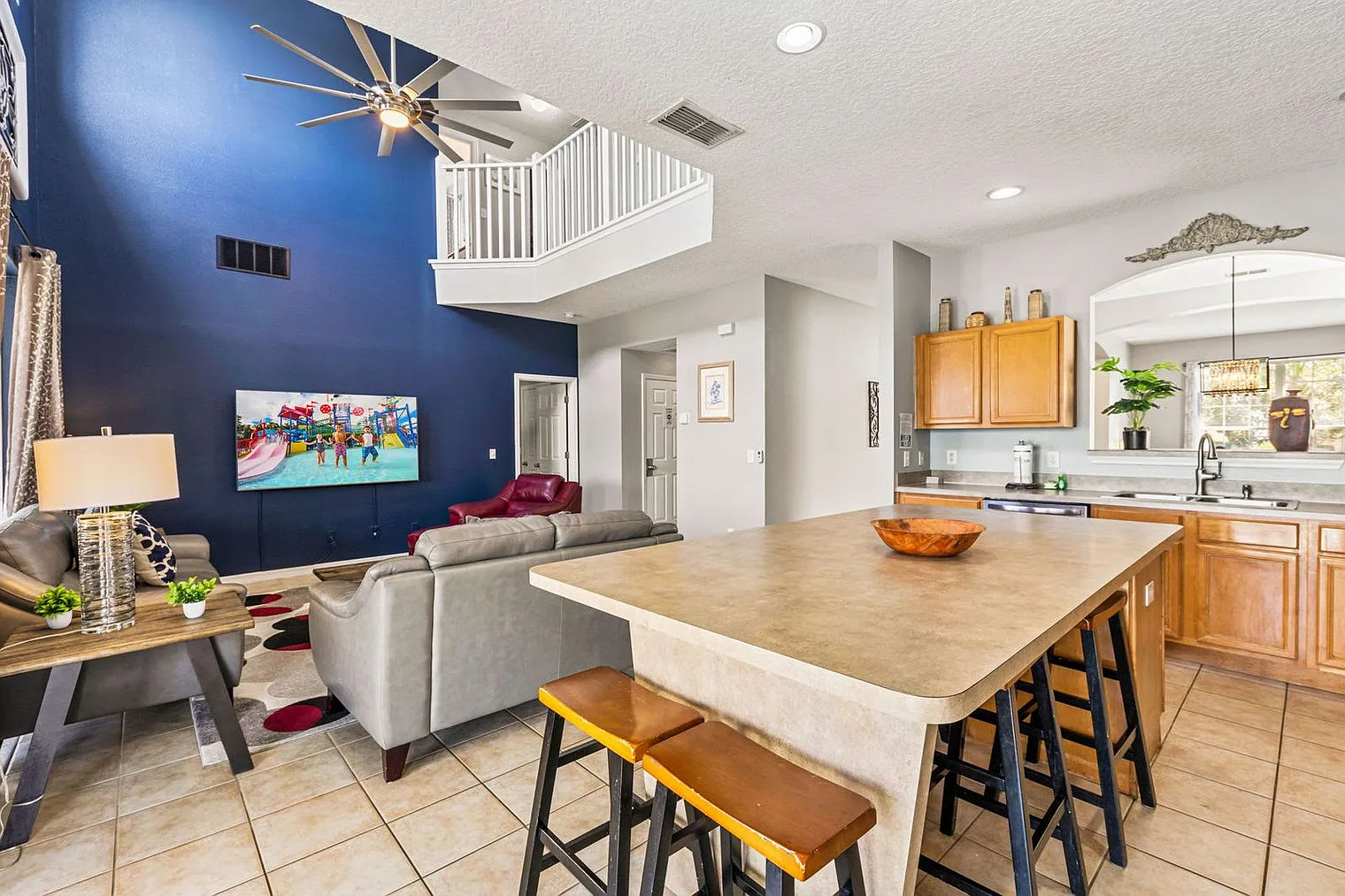7 bed, 5.0 bath, 3498 sqft, $5,142 — Photo 2