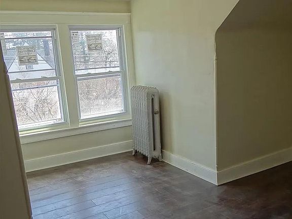 3rd image of 260 Park St APT 2