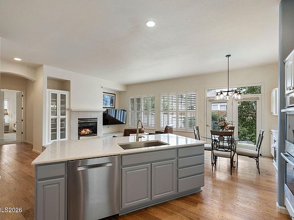 3rd image of 1115 Brookhollow Ln