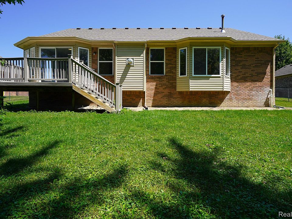 51819 Kings Pointe Dr, photo 7