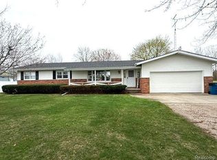 2070 Suzanne Dr, Swartz Creek, MI 48473