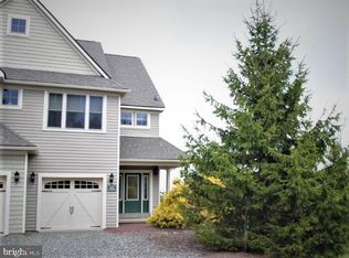 376 Linden Ct, Tannersville, PA 18372