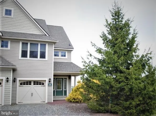 376 Linden Ct, Tannersville, PA 18372