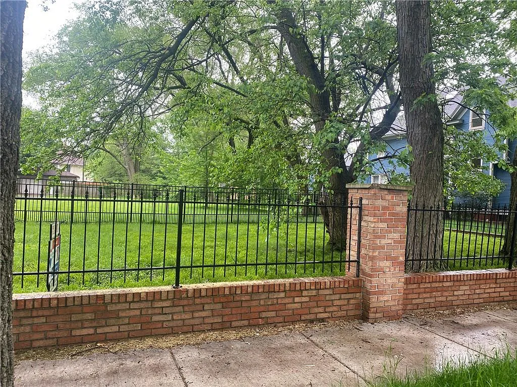 1233 N New Jersey St photo 1