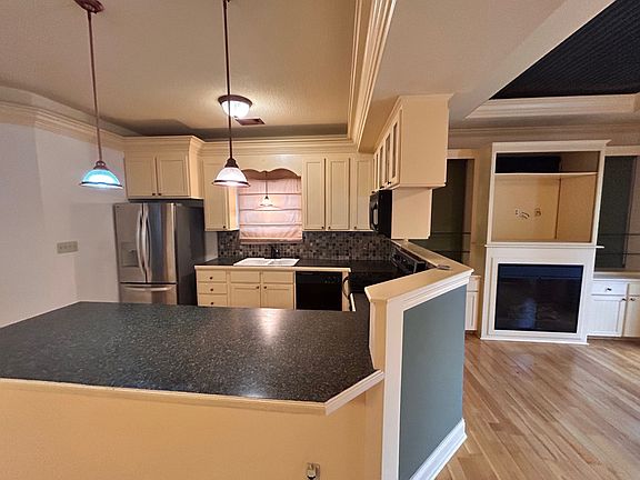 5th image of 29 Hillcrest Dr Unit 25