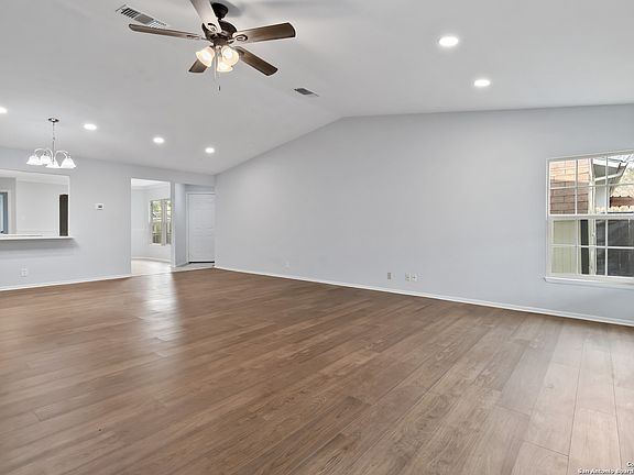 4th image of 3243 Coral Grove
