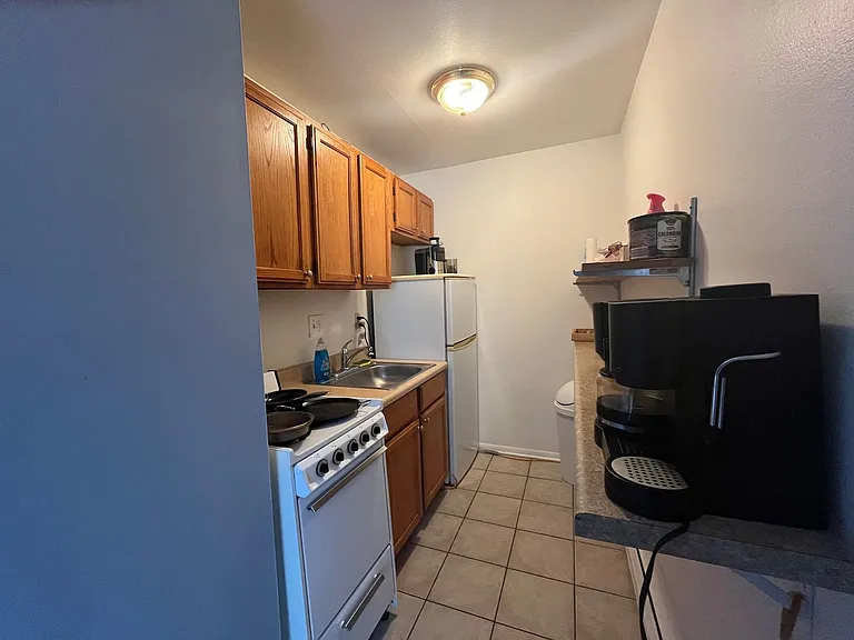 1456 N Farwell Ave — Photo 11