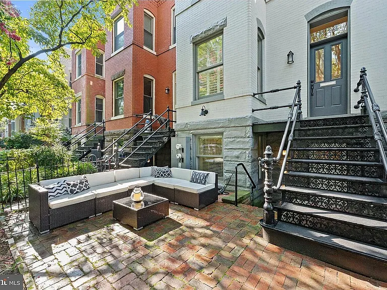 334 S Carolina Ave SE #B — Photo 2