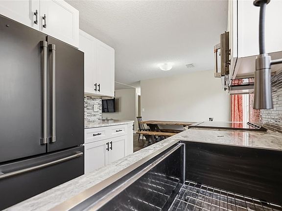 5th image of 45861 Raccoon St