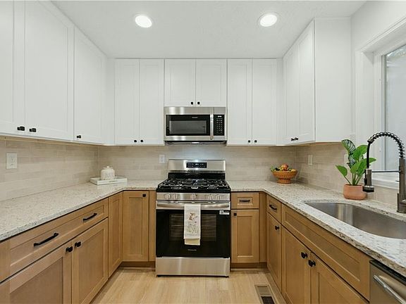 5th image of 6231 Emerald Springs Dr SE
