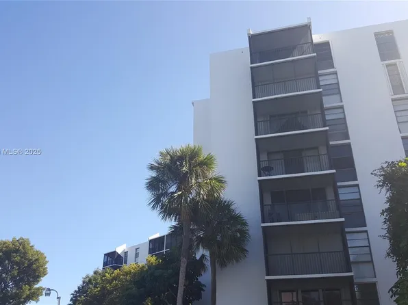 3401 N Country Club Dr APT 412, Aventura, FL 33180