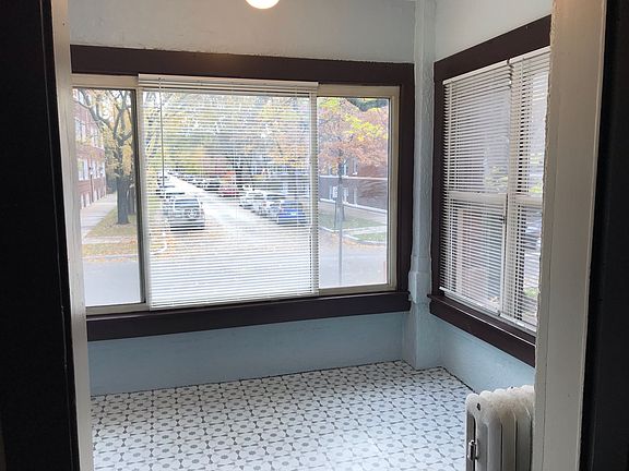 3rd image of 3028 W Wilson Ave APT 2