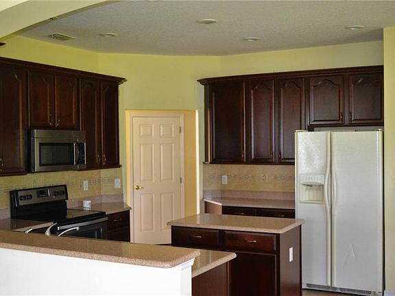 4th image of 2403 Maracaibo Dr