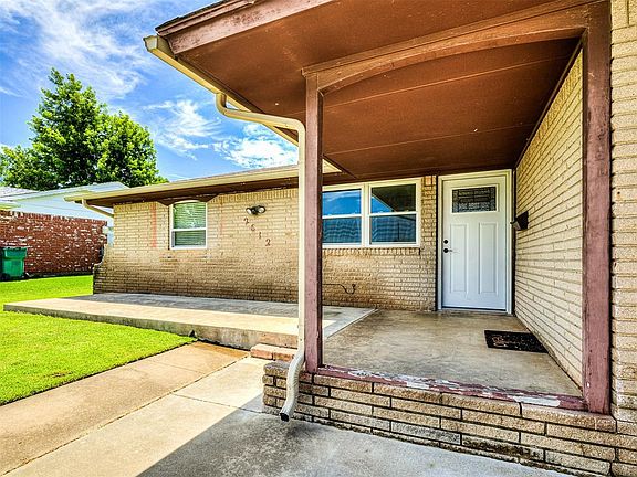 5th image of 2612 SW 80th St