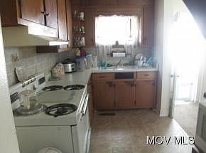 4th image of 1341 Lynn St
