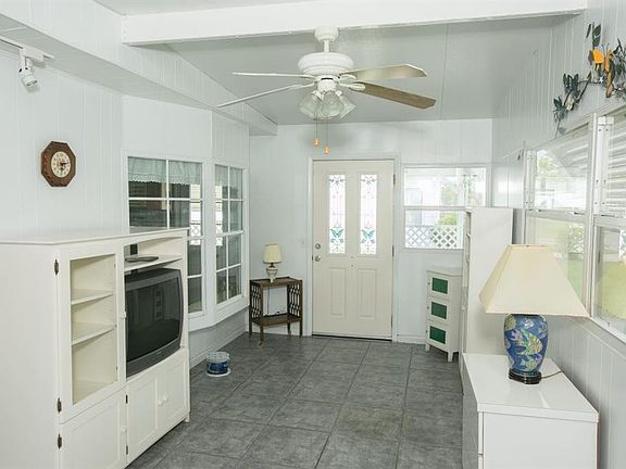 5th image of 1009 Oriole Cir