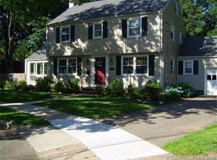 208 Carmalt Rd, Hamden, CT 06517